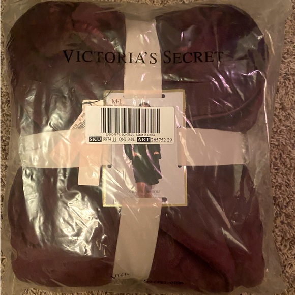 Victoria's Secret Other - VS Short Robe